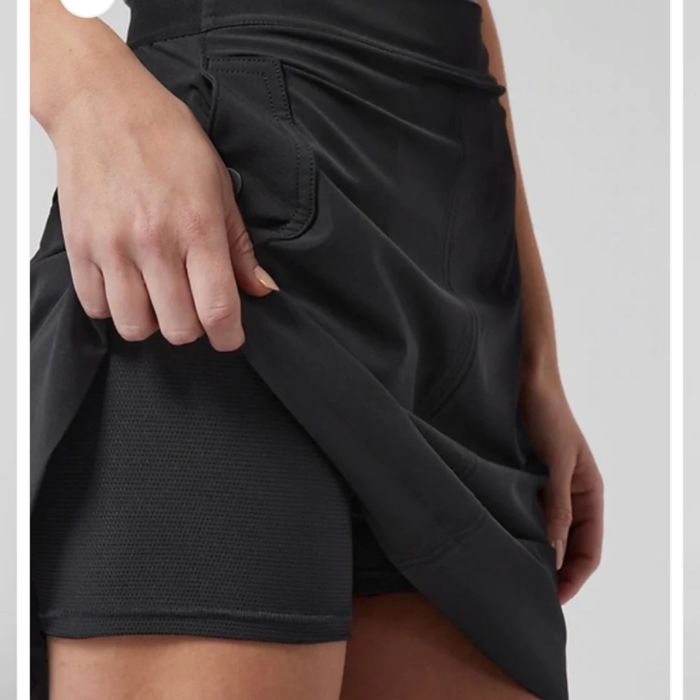 Athleta Vienna Cargo Skort Skirt color Black Size 4 - Picture 2 of 8